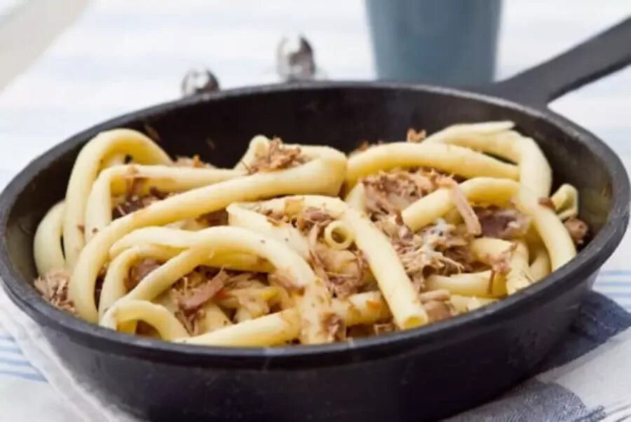 Макароны отварные со сливочным маслом. Жареные макароны. Макароны с мясом. Макароны с вареным яйцом. Жареные спагетти.