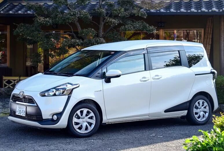 Тойота Сиента 2023. Тойота Сиента 2018. Тойота Сиента 2016 гибрид. Toyota Sienta субкомпактвэны. Купить toyota sienta