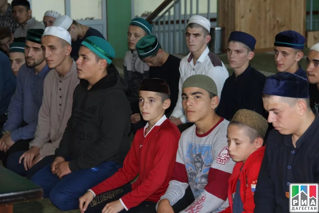 Казанская школа медресе. Медресе для мальчиков. Медресе для мальчиков. Кукморское медресе. Медресе буинск 2022 год.