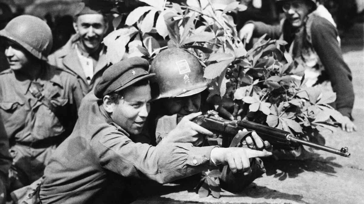 Битва на эльбе. Эльба 1945. встреча на эльбе 1945 год. встреча союзников на эльбе (25 апреля 1945. встреча советских и американских войск 1945.