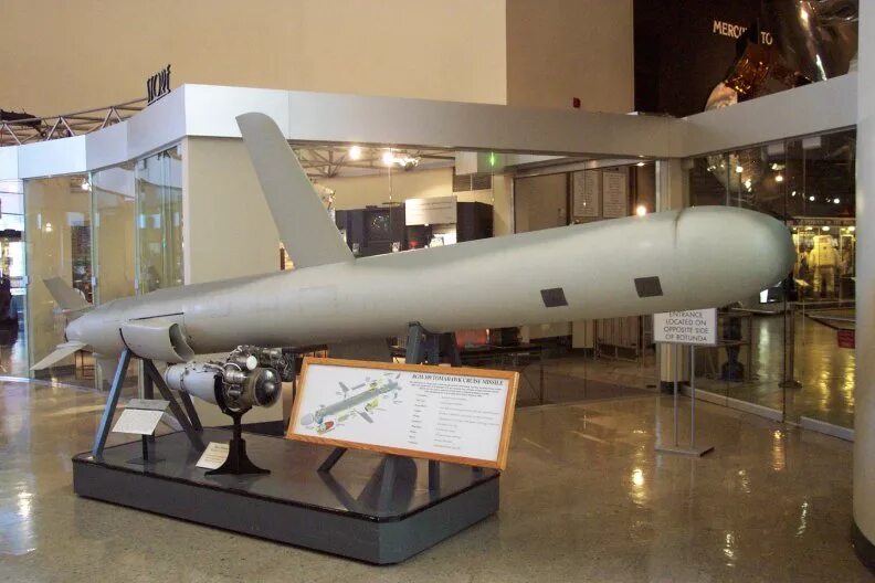 Ракета BGM-109 «томагавк». AGM-109 ракета. BGM 109 Крылатая ракета. Томагавк AGM-109. Крылатая ракета цена