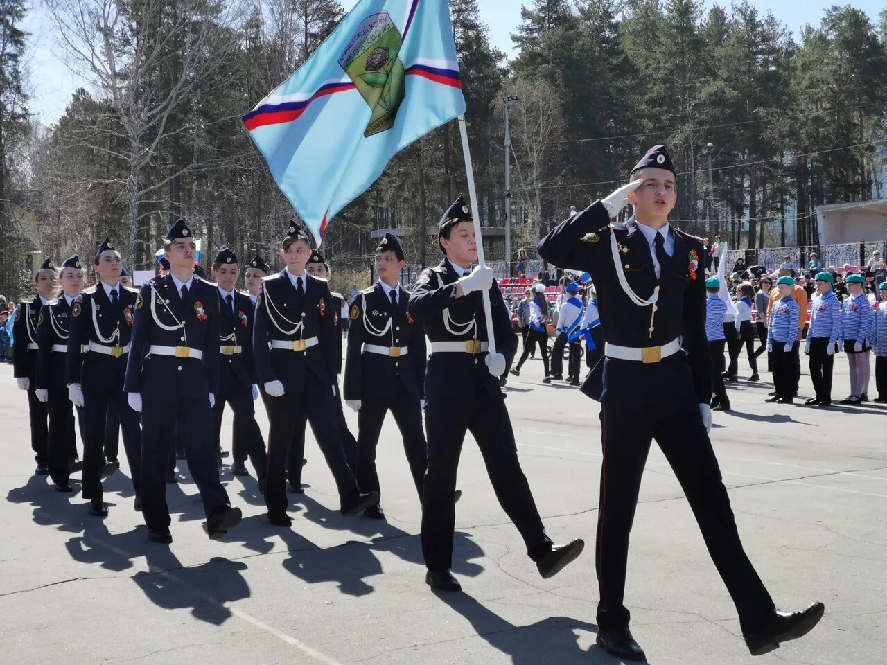 День Победы в Снежинске в 2015 году. Авторвуз уфали. Программа на 9 мая в Снежинске. Хорош в бою силен в строю Снежинск 2022. Мвд сдо2 уфали