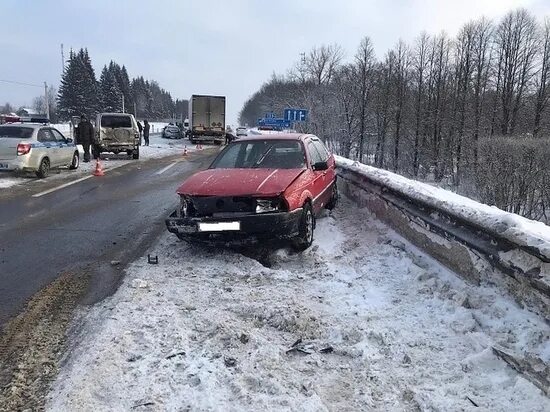 Трасса м1 смоленская область. Трассе м1. Тросовое ограждение на дороге. Фура 27 тонн. Трасса м1 смоленская область.