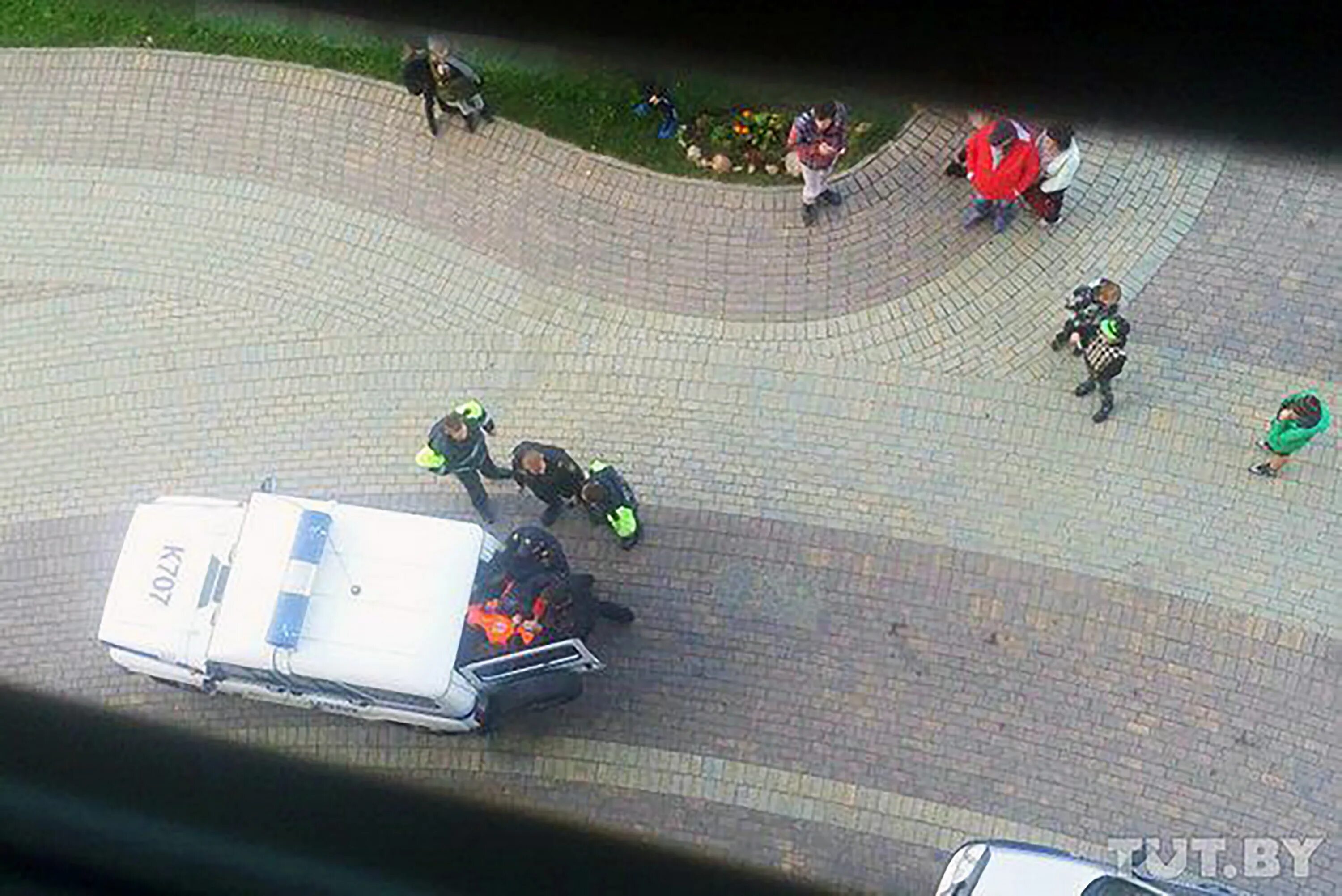 Избиение белорусской оппозиции. На минск напали. На минск напали. Тц европа минск. Фотографии axe в тц.