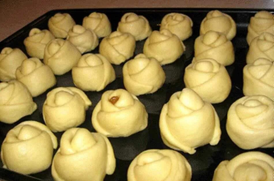 сдобная булочка. булочки с вареной сгущенкой. формы булочек со сгущенкой. формочки булочки со сгущенкой. булочка со сгущенкой.