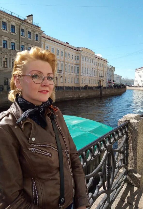 Старые женщины спб. Женщины из санкт петербурга. питерские женщины фото. женщина из питера.