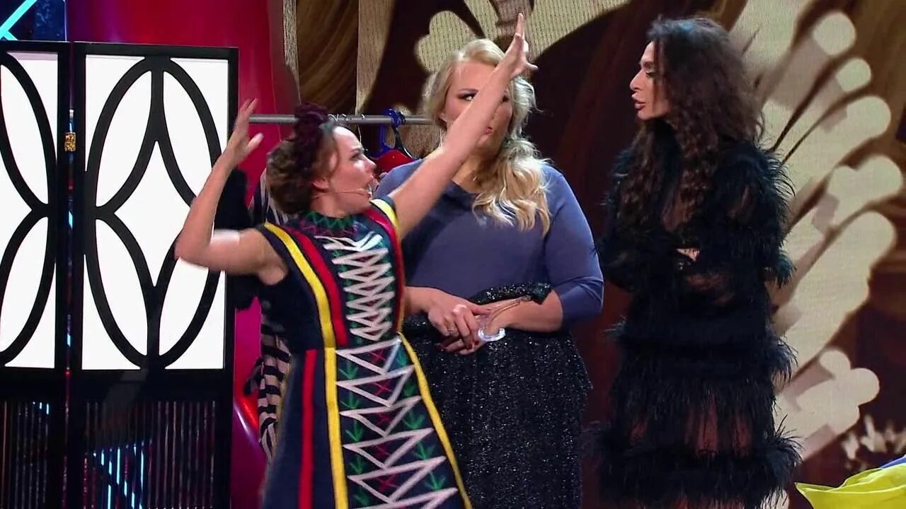 Теве вумен. Comedy woman одинокая женщина. камеди вумен выпуск одинокая женщина. камеди вумен шахерезада. камеди вумен синичкины.