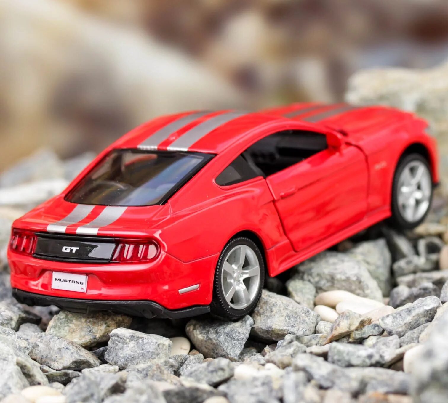 Модели машин игрушки. Игрушка Форд Мустанг RMZ City. RMZ City Ford Mustang. Машинка Ford Mustang 1:32. RMZ City Форд Мустанг 2015.