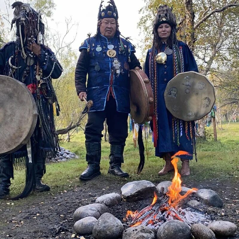 посвящение шаманов у бурятов. посвящение в шаманы. инициация шамана. посвящение в шаманы. шаманский обряд.