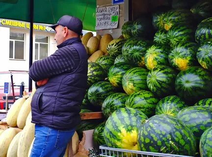 Продавец дынь