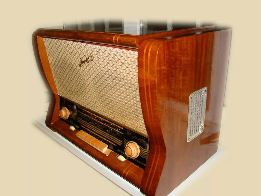 радиола радиостанция логотип. радиола 333. радио радиола логотип. 2 fm. ламповая радиола стрела.