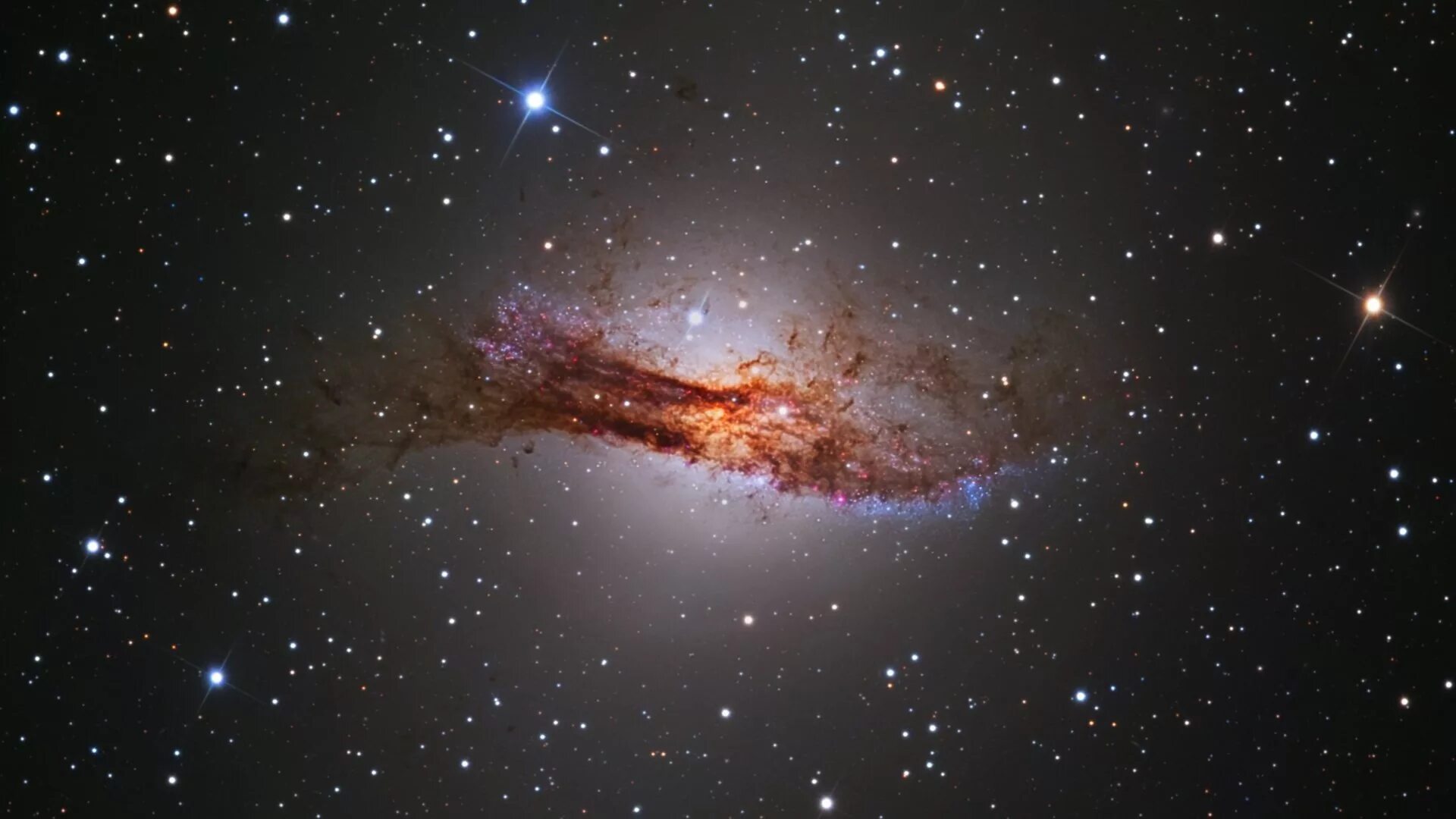 Солнце яркая звезда галактики. Центавр a (NGC 5128). Галактика Центавр а NGC 5128. Радиогалактика Центавр а (NGC 5128). Галактика Альфа Центавра планеты.