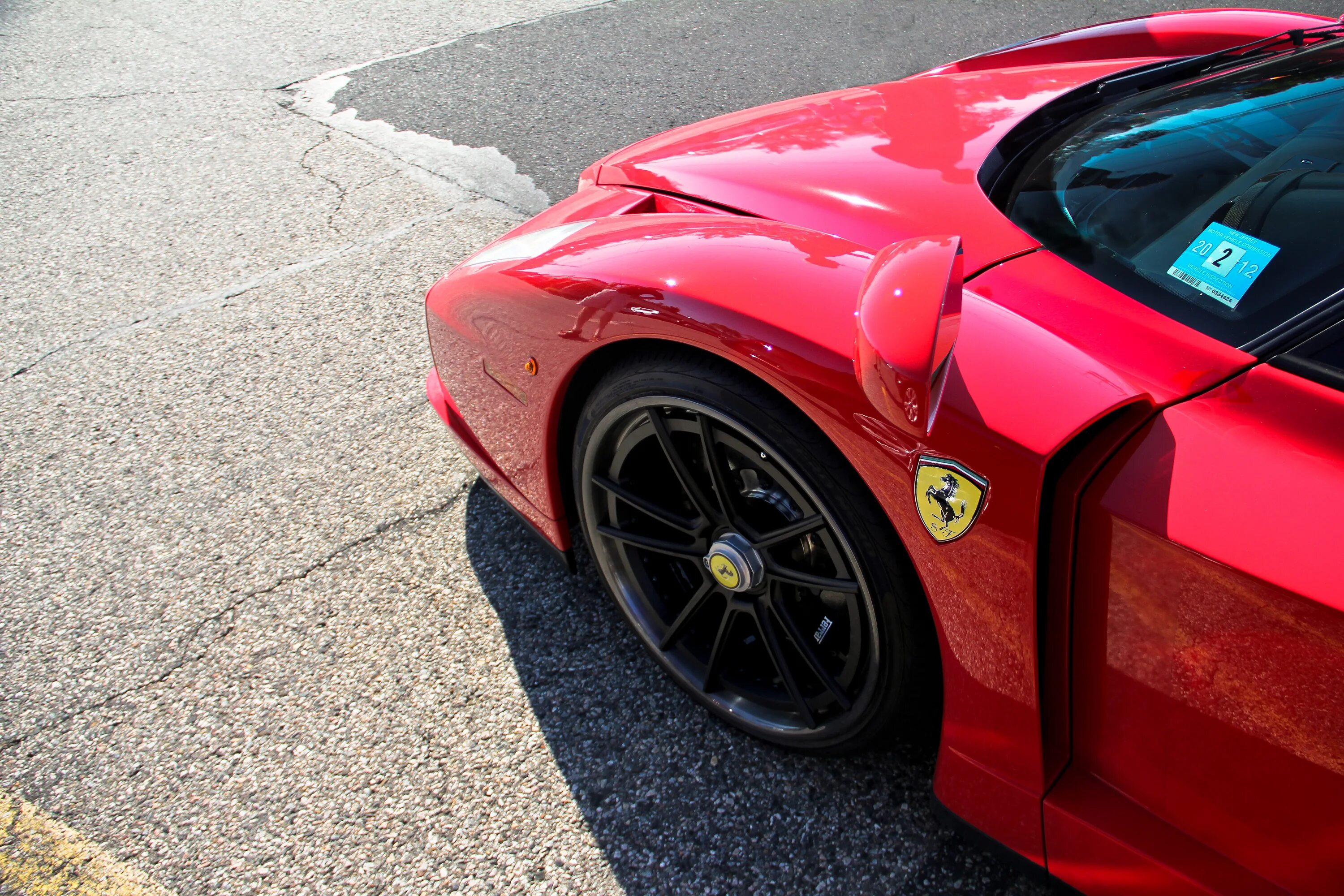 Ferrari wheels. Колеса от феррари. Диски феррари. Ferrari f8 carbon. Феррари обои.