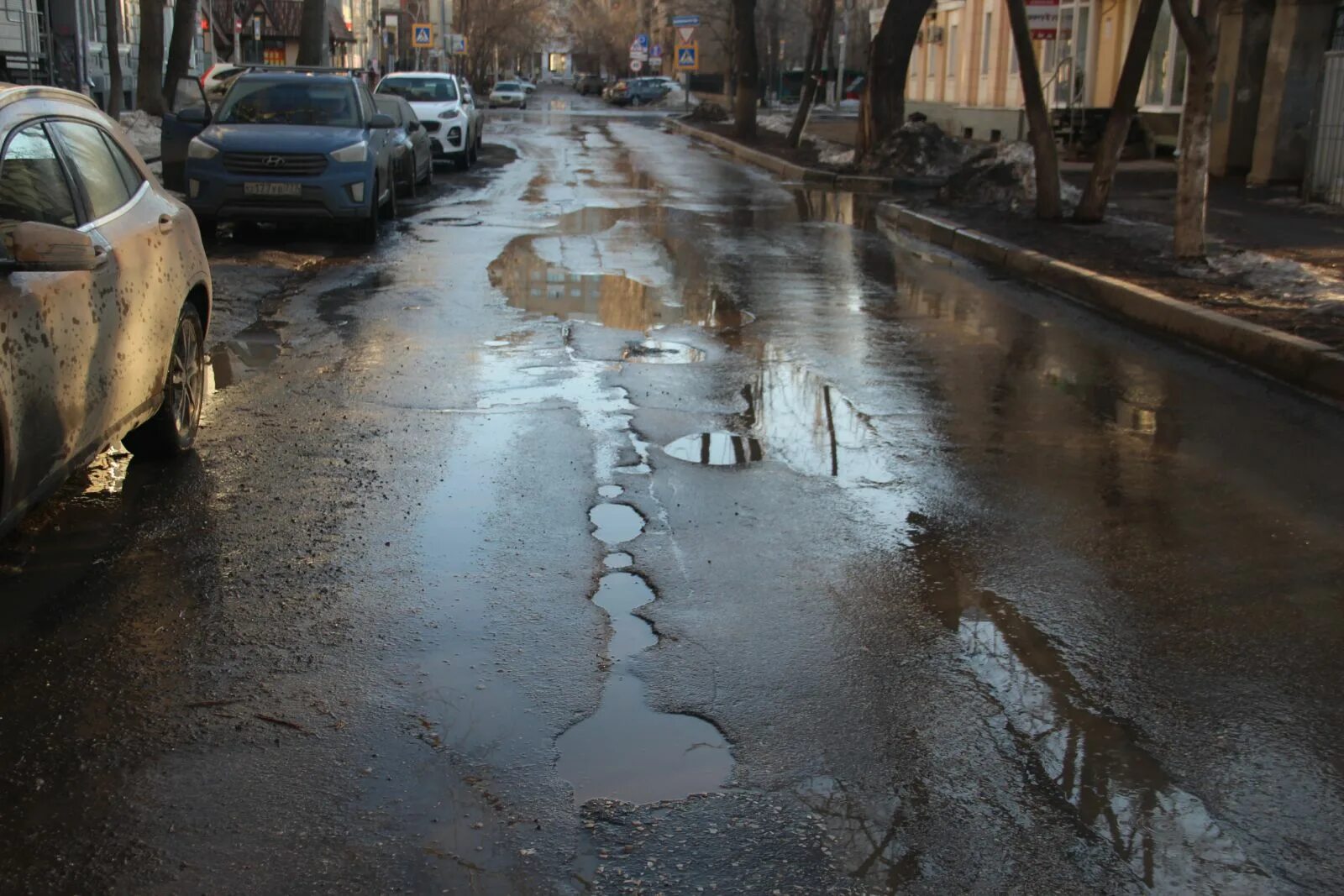 Разбитые дороги Астрахань. Сломанные дороги. Разбитая дорога Астрахань. Разбитые дороги Саратова.
