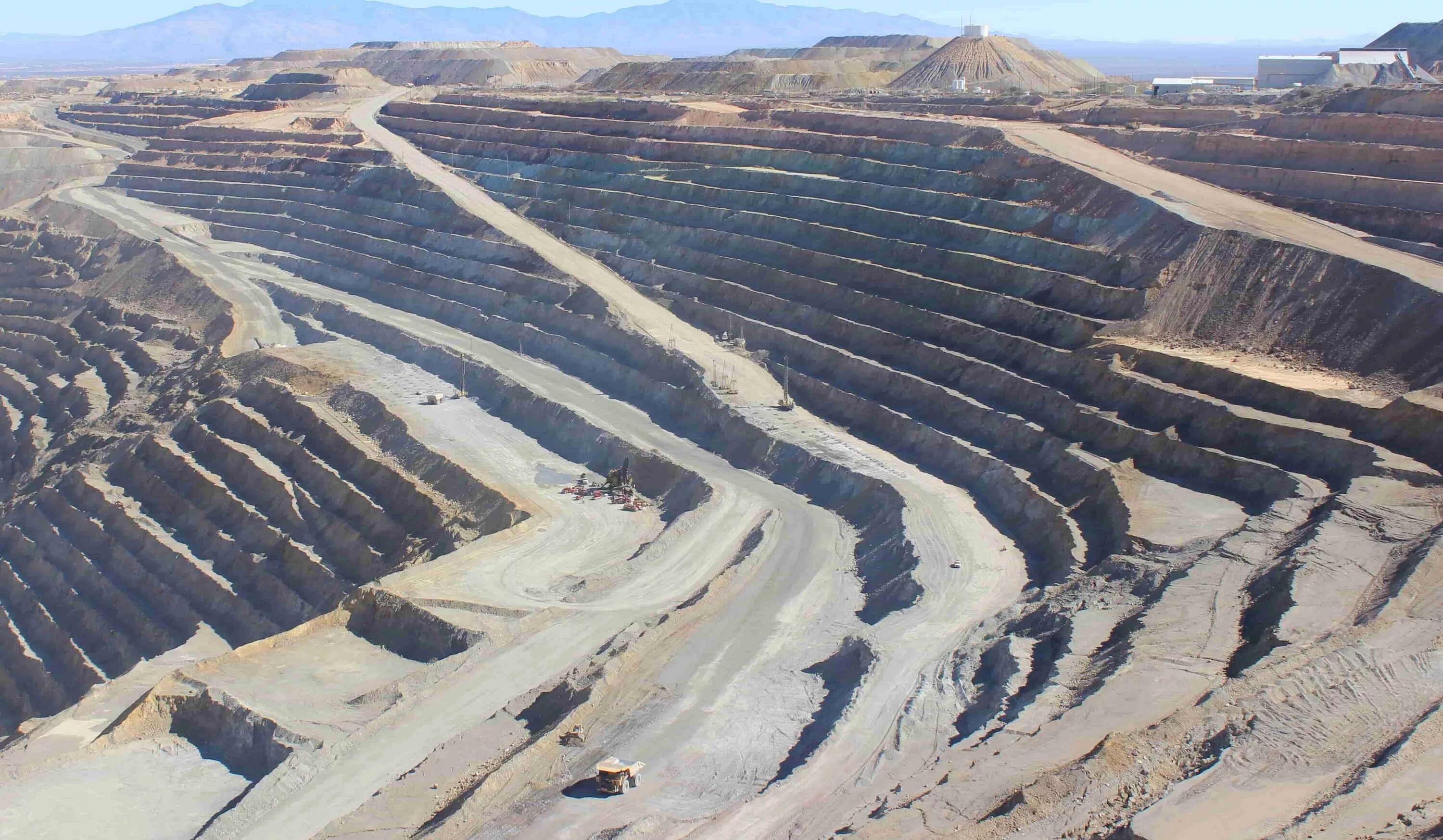 Pit Mining. Open Pit Mining. Добыча алюминия. Камнедобывающий карьер. Open mined