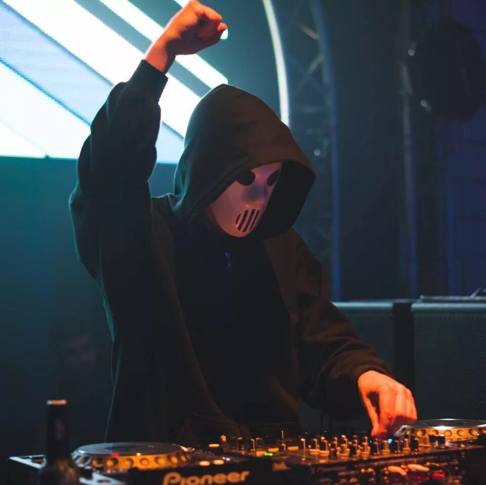 Диджей Ангерфист. Radical Redemption&Angerfist. Angerfist фото 2023. Давай хардкор