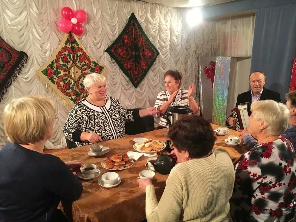 Сценарий для пожилых в библиотеке. Посиделки в доме культуры. Пенсионерские посиделки. Посиделки пенсионеров. Посиделки для пожилых.