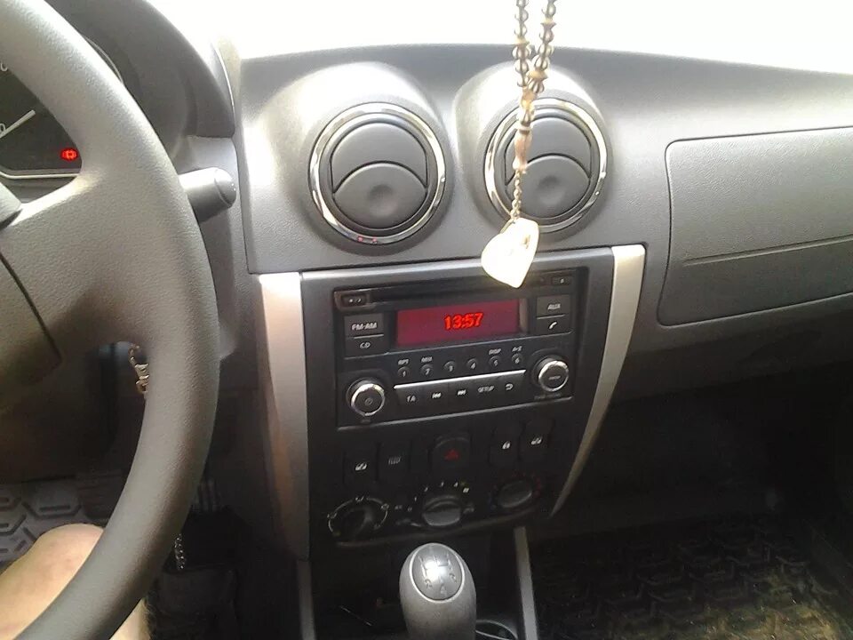 Магнитолы vw r340g. Nissan almera g15 магнитола. Магнитолу g15. Магнитола 2дин для nissan almera g15. Штатная магнитола nissan almera g15.