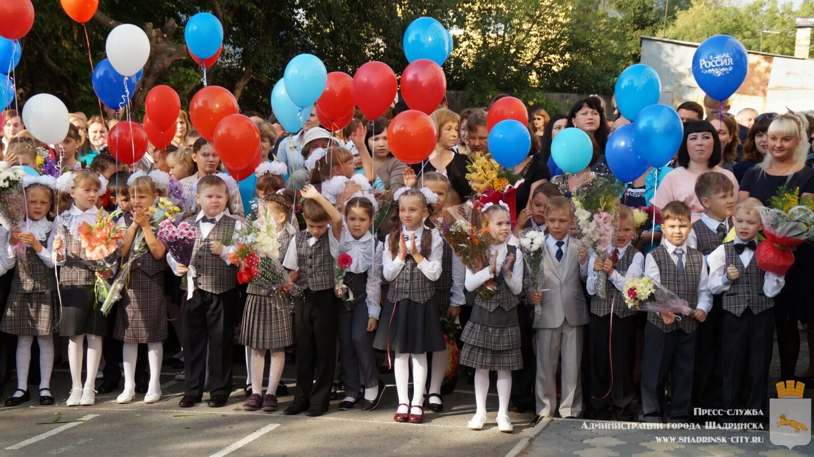 Школы г шадринска. Школа 15 шадринск. Директор школы 8 шадринск. Школа 16 шадринск. Школа 10 шадринск.