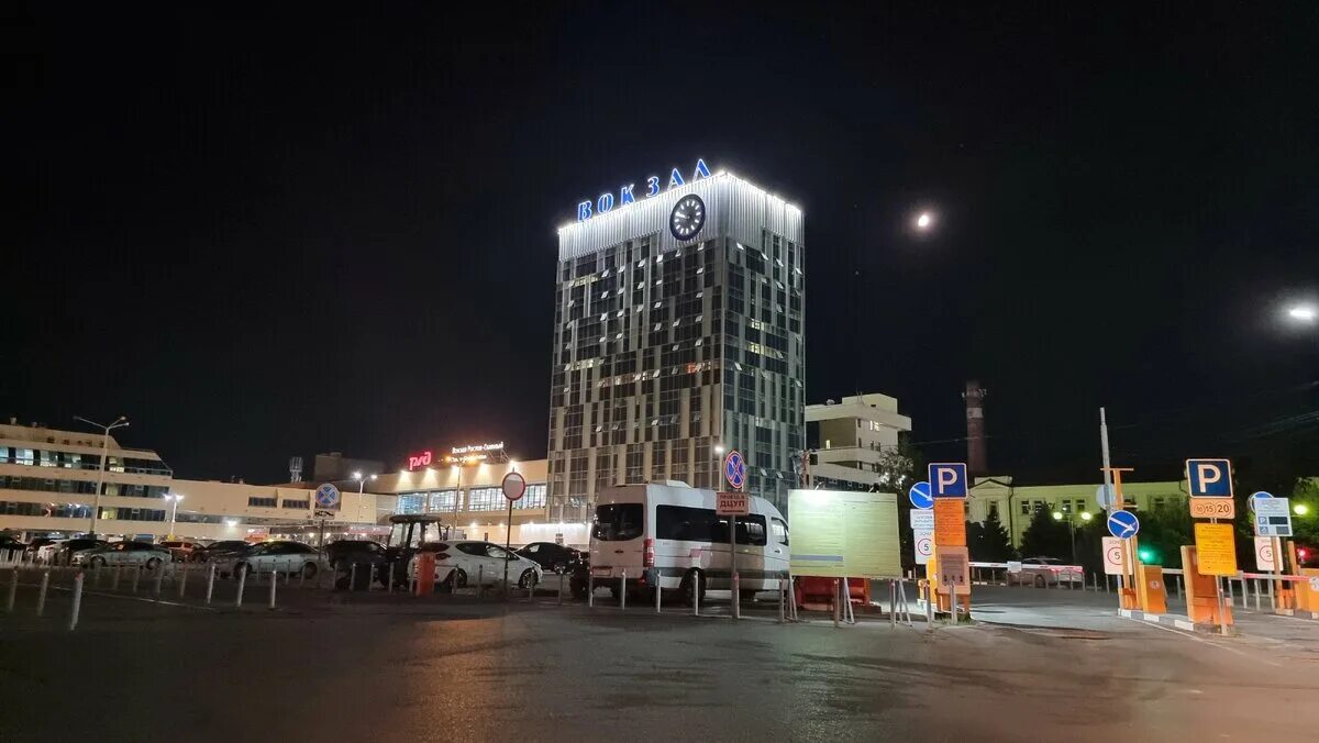 Стоянка ростов главный. Дон плаза отель ростов на дону. Парковка ростов. Схема вокзала ростов главный. Стоянка ростов главный.