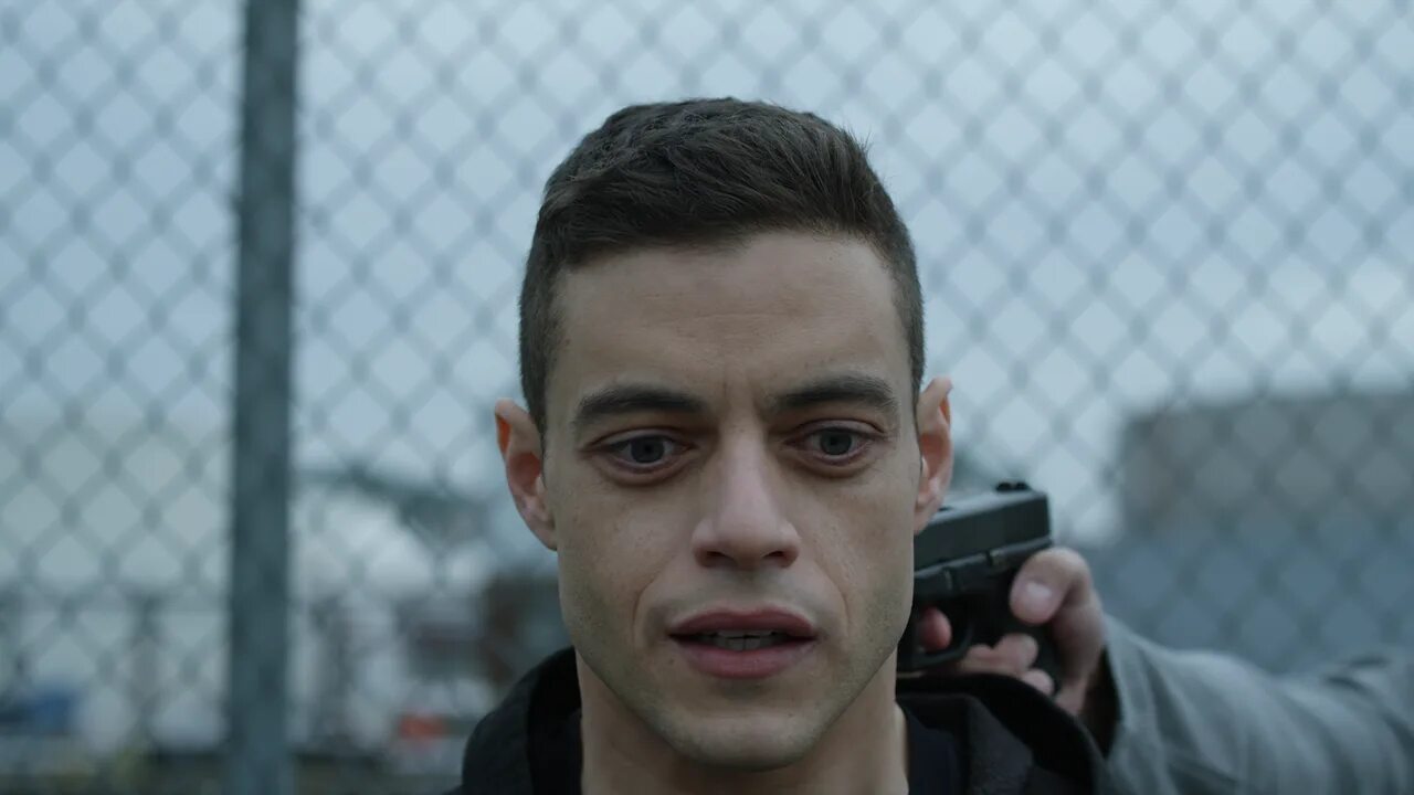 Raz video. Эллиот алдерсон Mr Robot. Рами малек Мистер робот. Рами малек я робот.