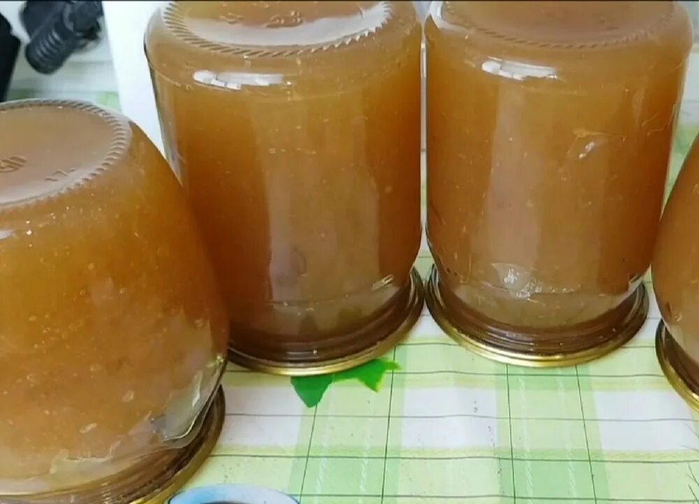 Рецепт яблочного повидла на зиму. Яблочное повидло. повидло из яблок. повидло из яблок на зиму через мясорубку. густое яблочное повидло.
