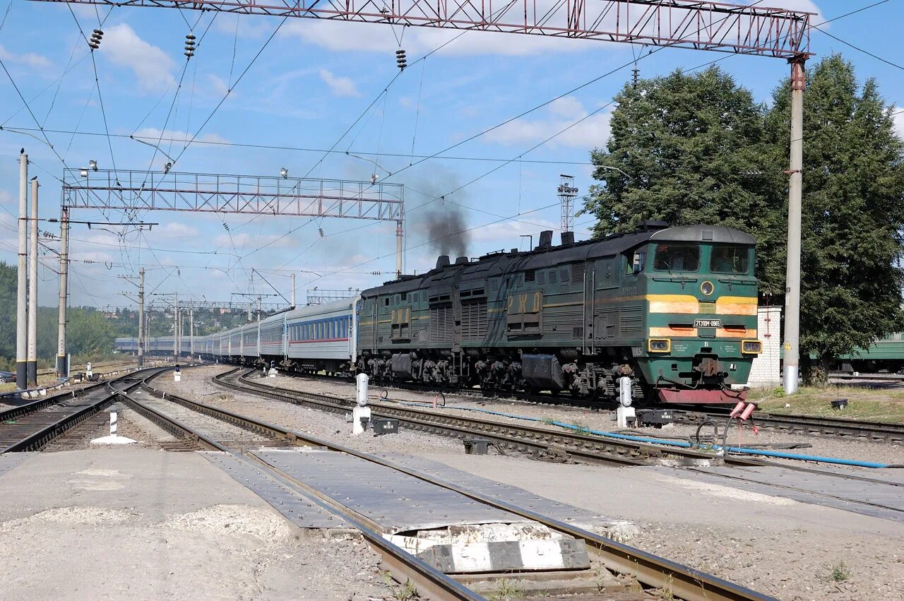 Ст елец. Железнодорожная станция елец. 2тэ10м 0965. жд вокзал елец. липецкая область елец железнодорожная станция.