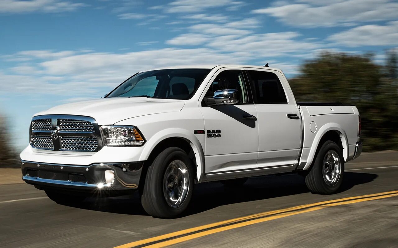 Стоит ли рам. Dodge Ram 1500. Dodge Ram Truck 1500. Dodge Ram 1500 2018. Dodge Ram 2018.