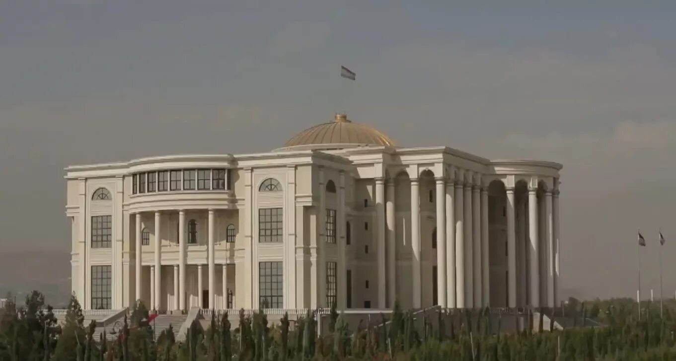 Таджикистан город душанбе. Душанбе 2008. Здание парламента душанбе. Блошиный рынок. Артел авесто электроникс таджикистан душанбе.