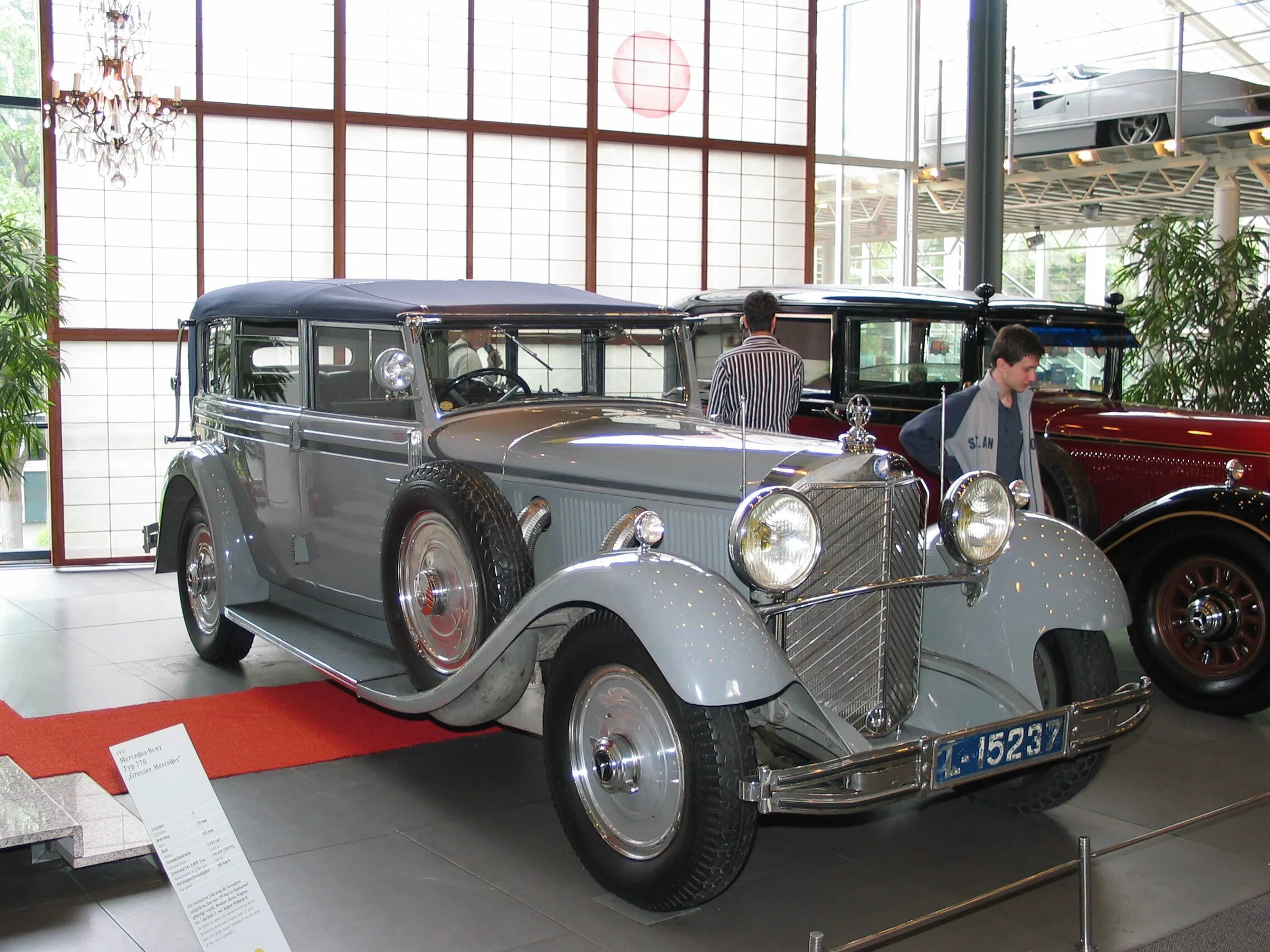 Gross mercedes. Мерседес w150 770k. Гросс мерседес 770. Mercedes-benz w142. Mercedes-benz 770 pullman-limousine.