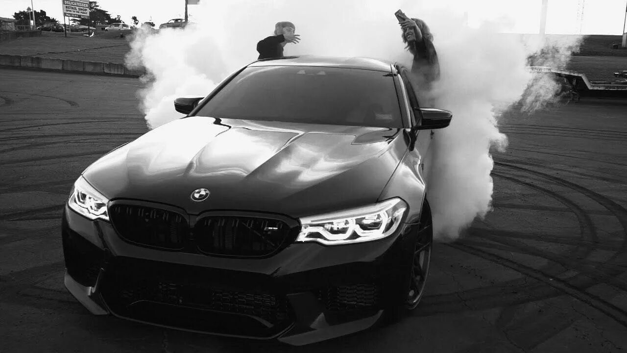 BMW m5 f90. BMW m5 f90 в дыму. BMW m5 f90 m дрифт. БМВ м5 черная. Суета на ф90