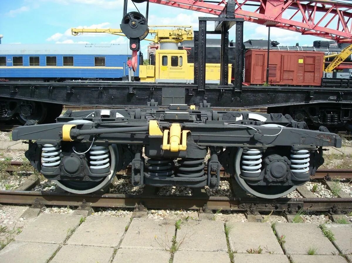 рама тележек моторного вагона эр2т. теклежка моторного вагона эп2д. тяговый электродвигатель дта-1100. тележка электропоезда. тележка электропоезда.
