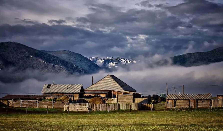 Максимовка. Дальний восток деревушка. Деревня дальнего востока. Деревня староверов в сибири. Курагинский район.