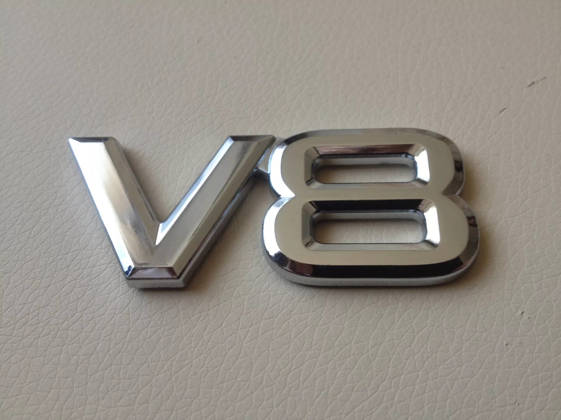 Amg 63 шильдик. Шильдик v. G63 v8 biturbo шильдик. Шильдик v6. Шильдик v.