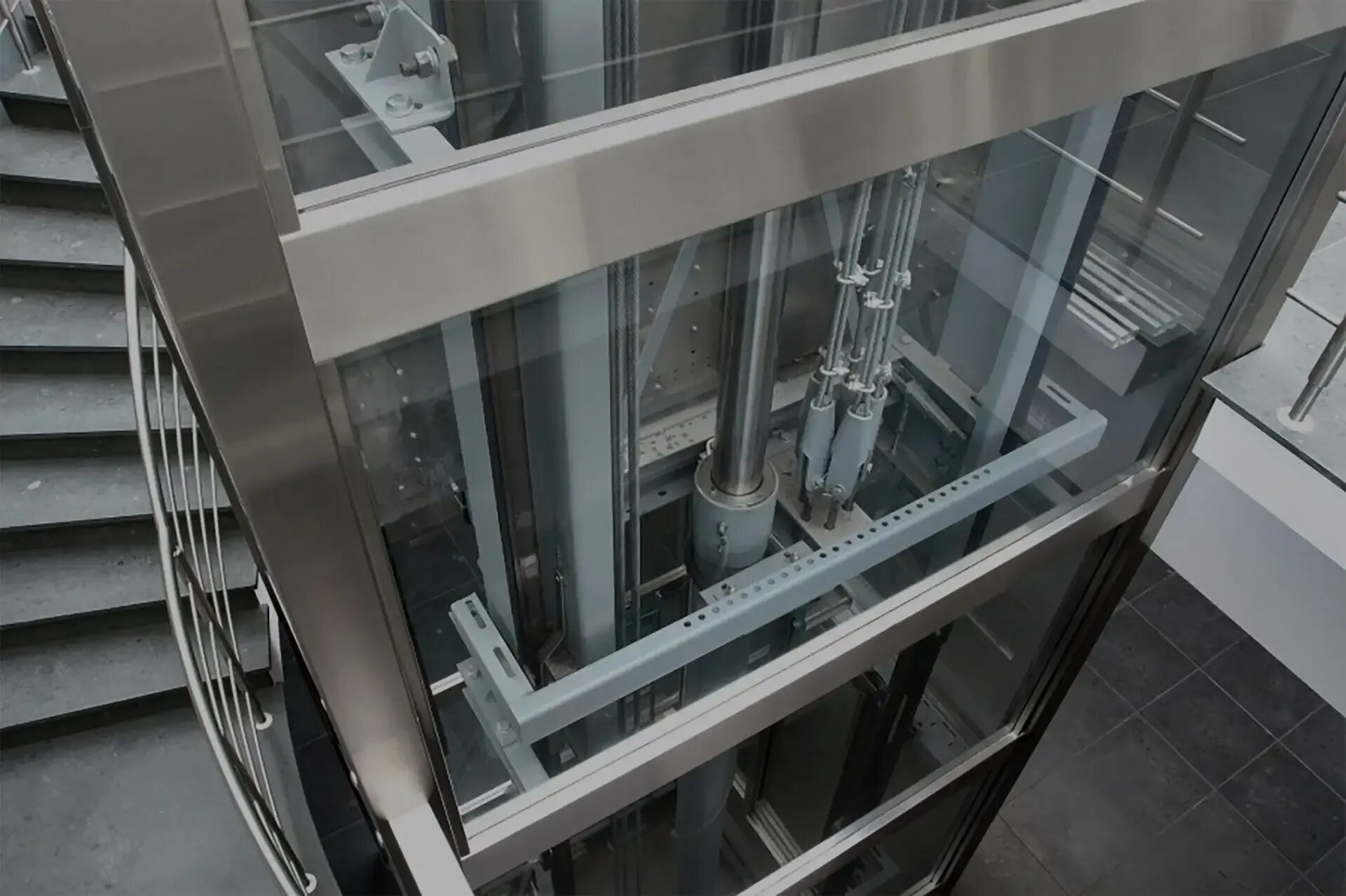 Подъемные стекла. Гидравлические лифты Otis. Elevator Hydraulic лифт. Панорамный лифт Отис. Лифт Отис 6 этаж.
