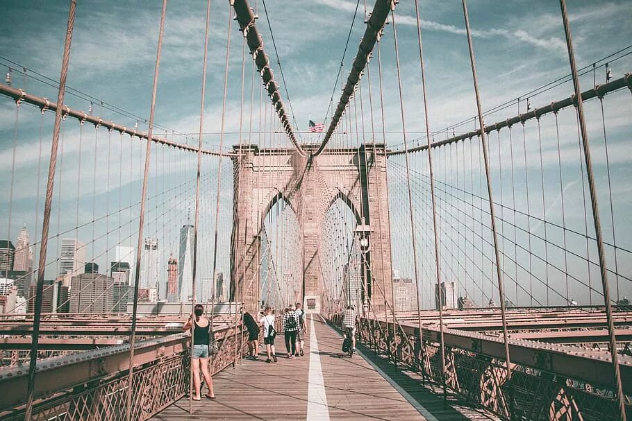 Сколько время в мостах. Подвесной Бруклинский мост. Brooklyn Bridge Эстетика. Мост времени. Небесный мост.