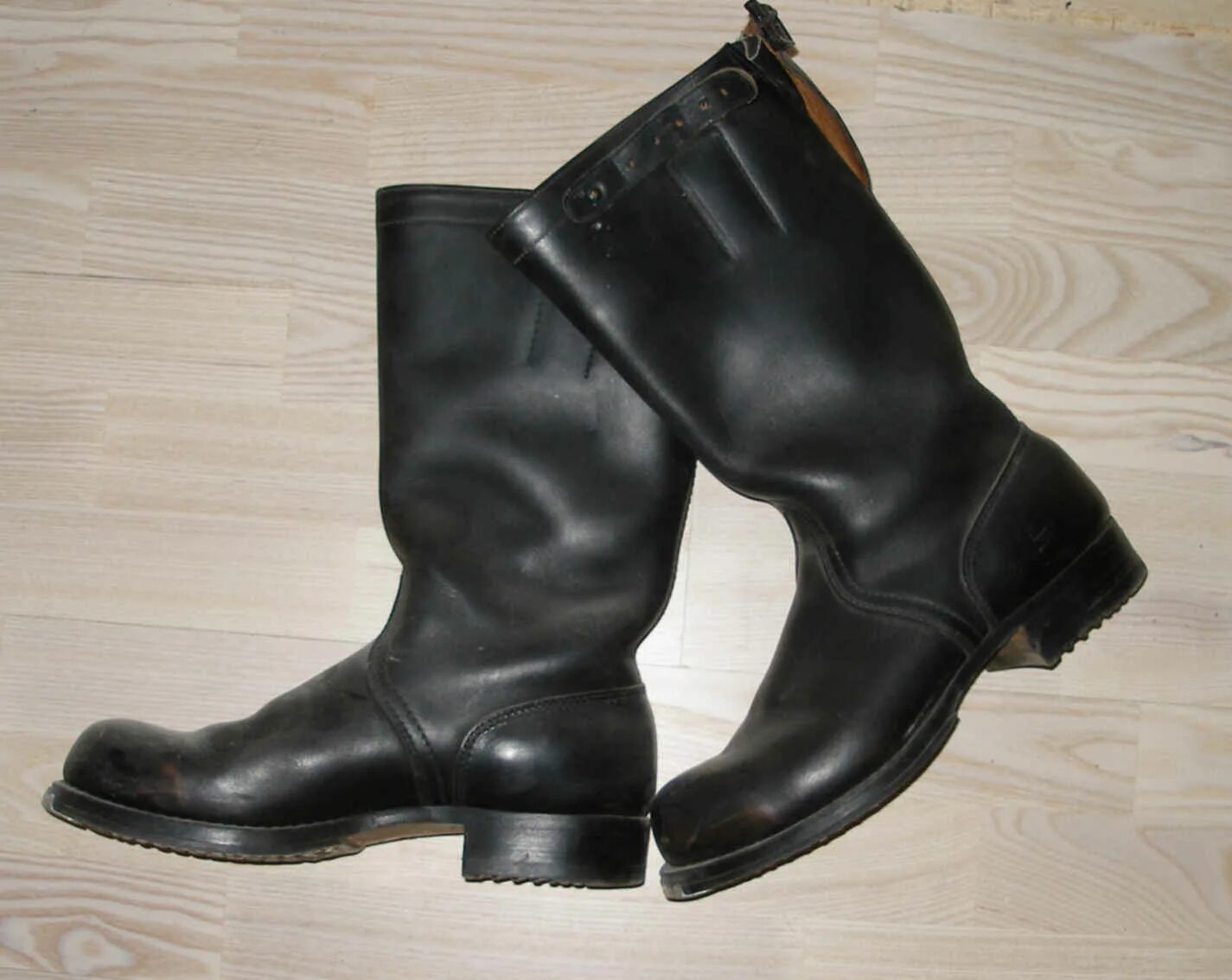 Подкованные сапоги. Маршевые сапоги marschstiefel. сапоги хромовые фарадей. сапоги кирзовые43размер солдатские. сапоги кавалерийские фарадей.