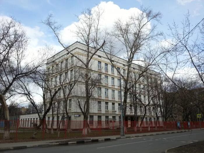 Школа 1375 белая. Школа 338 москва. Школа 5 этажей. Школа 285 москва. Школы архитектора л.