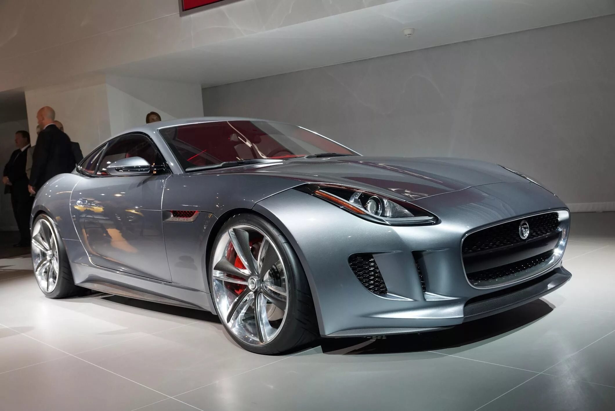 Ягуар спорткар 2018. Jaguar c-x16. Машина Ягуар спортивная f Type. Ягуар x16.