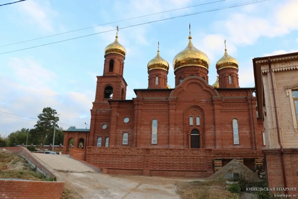 Свято мужской монастырь тольятти. Воскресенский монастырь (Тольятти). Монастырь Тольятти Портпоселок. Воскресенский мужской монастырь Тольятти. Свято-Воскресенский мужской монастырь Тольятти официальный сайт.