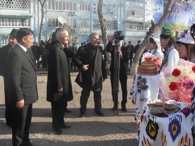 Погода в курган тюбе таджикистан на 10. Навруз Курган. Курган Тюбе администрация. Население Курган Тюбе. Завтра на Курган Тюбе.