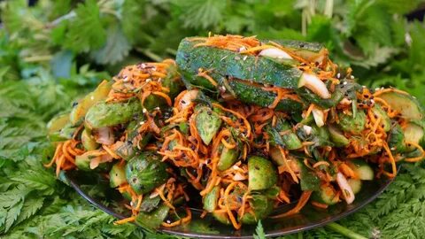 Рецепт соленых огурцов с морковью