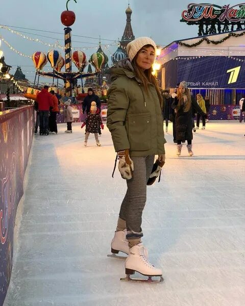 Как одеться на каток зимой. Одежда для катка. Как одеться на каток зимой. Одежда для открытого катка. Стильная одежда для катка.