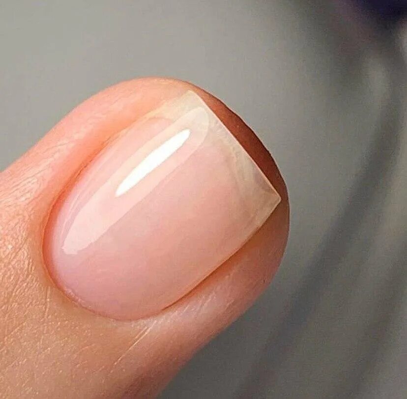 Ногти тонкие мягкие что делать. Что такое выравнивание ногтевой пластины в маникюре. Тонкие ногти. Выравнивание ногтевой пластины базой. Гель для выравнивания ногтевой.