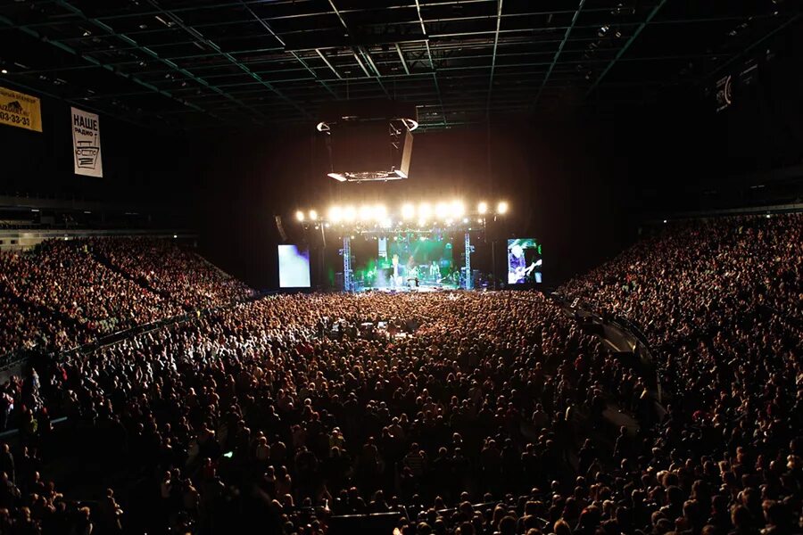 Crocus city hall концертный зал. крокус сити холл зал. концертно-спортивный комплекс «тинькофф арена». ледовый дворец би 2 кемерово концерт. стадион газпром арена концерт.