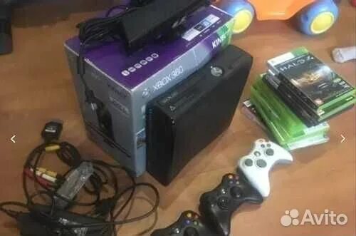 Авито хбокс 360. Xbox 360 Slim авито. Xbox 360 слим полный комплект. Xbox 360 Slim очень полный комплект. Xbox 360 Slim с коробкой.