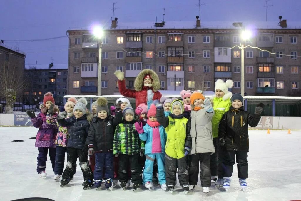 Снег красноуфимск. Вечерний красноуфимск. рождество красноуфимск. красноуфимск 2012 году. дка красноуфимск.