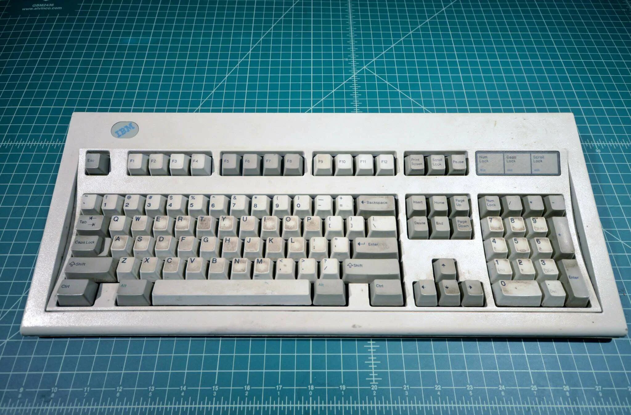 Клавиатура ibm. Механическая клавиатура IBM. IBM model m. IBM model m 1986. Клавиатура IBM 101.