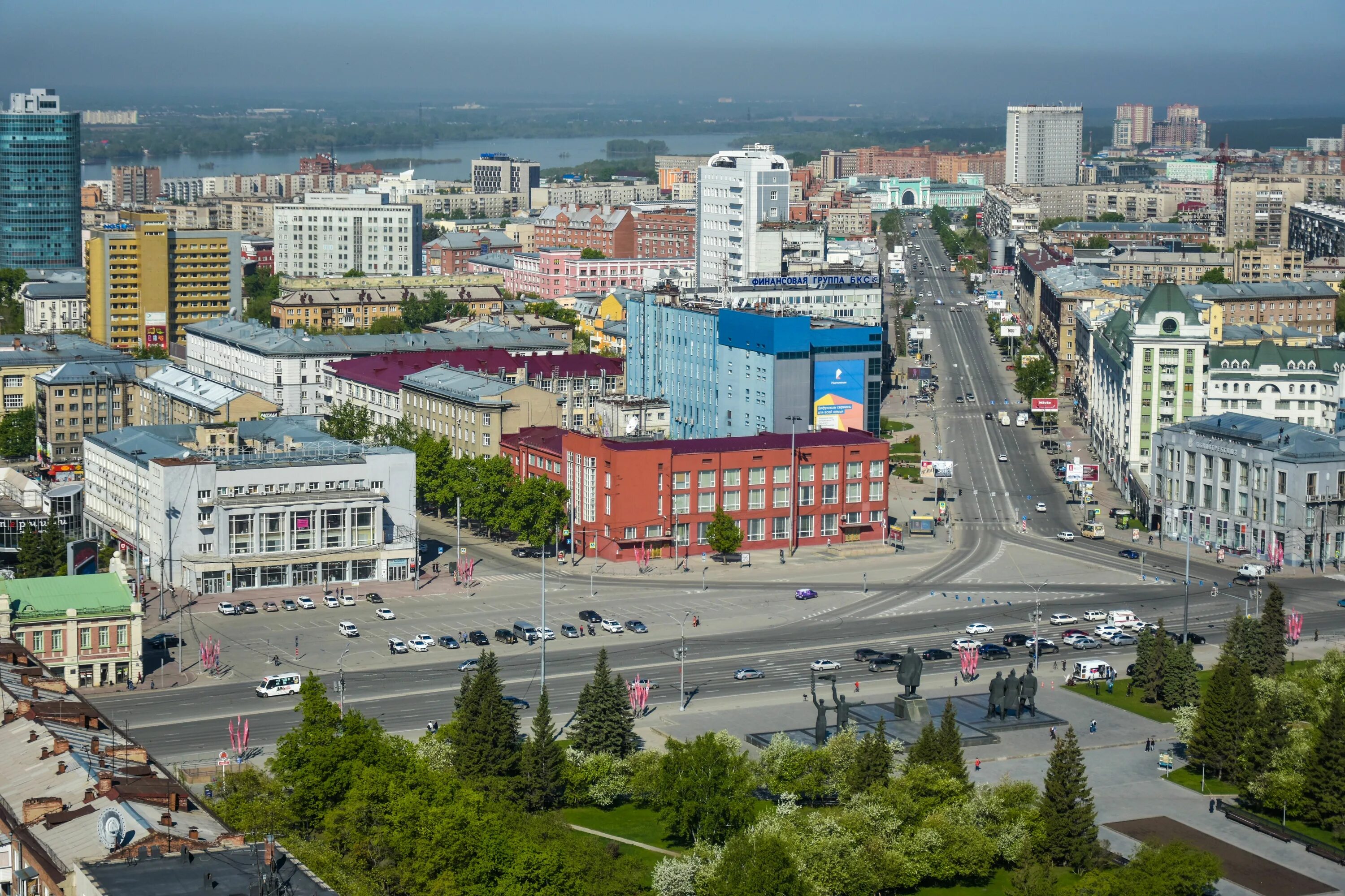 Красный проспект сколько. Улица красный проспект Новосибирск. Красный проспект Новосибирск летом. Красный проспект Новосибирск 2022. Красный проспект 14 Новосибирск.