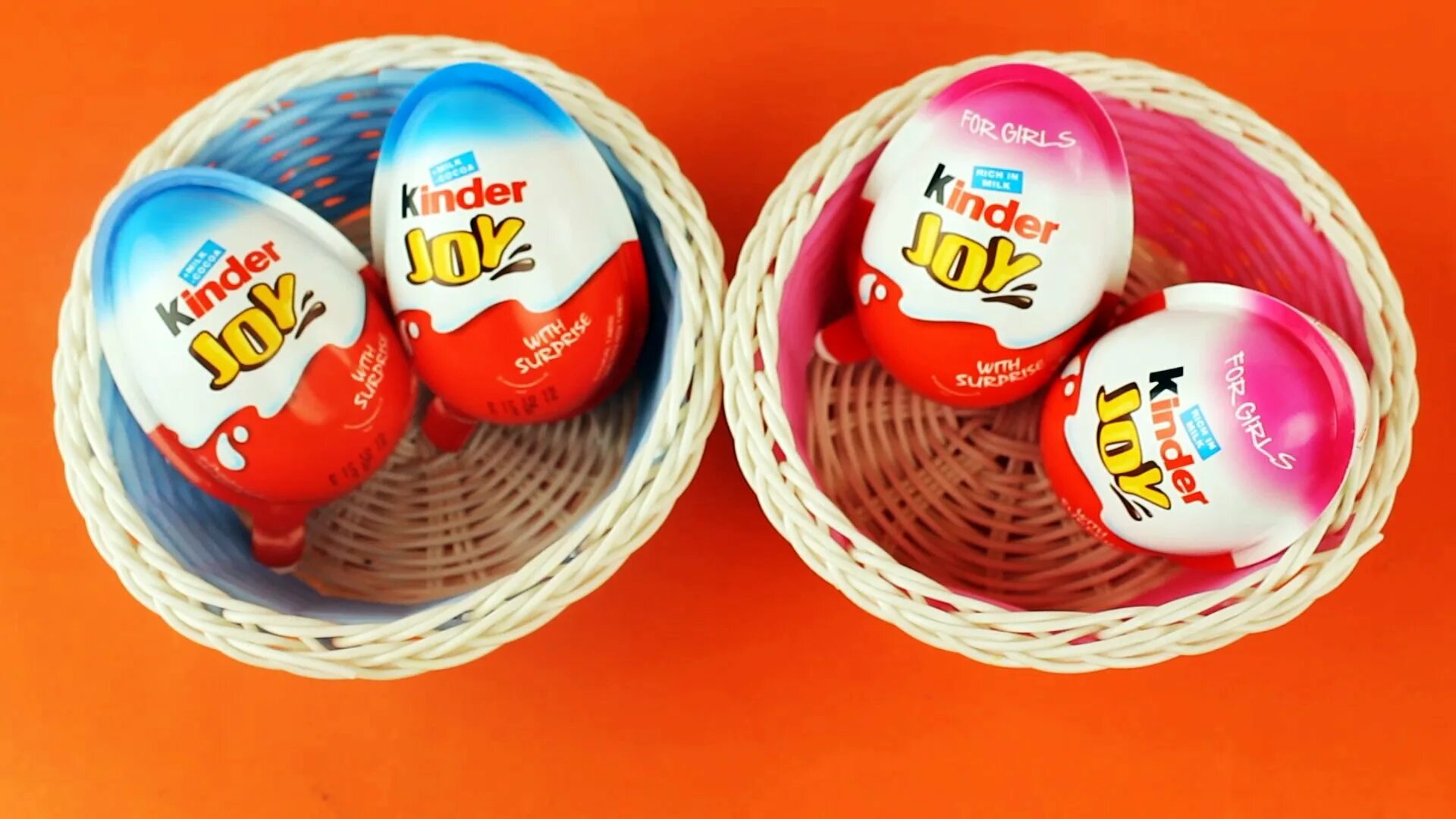 Слушать киндеры. Киндер Джой. Киндер Джой Тойз. Kinder Joy kinder сюрприз. Киндер Джой принцессы Диснея.